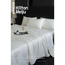 希尔顿美居「丝享好眠」‮金黄‬桑蚕丝夏凉被 （花涧白玉）